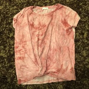 tie dye red and white t-shirt